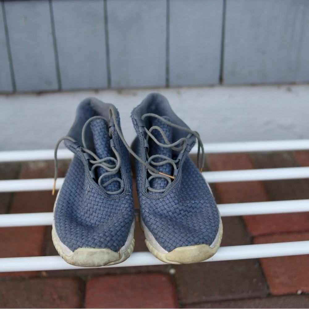 Youth 6 Air Jordan Knit Sneakers